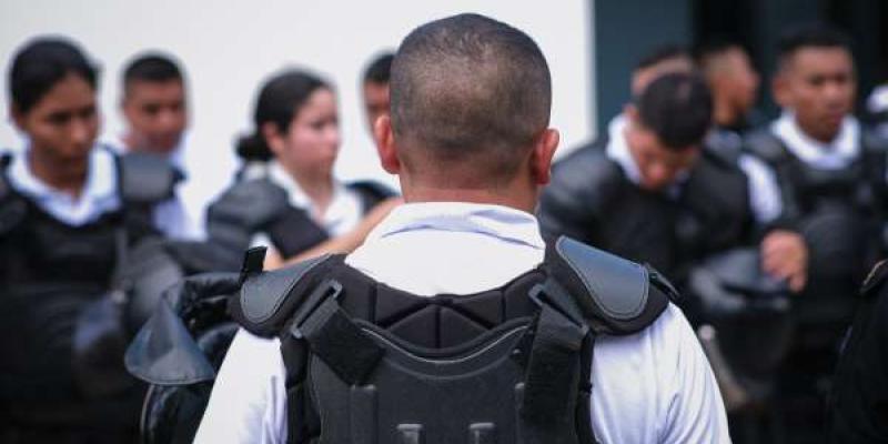 Los aspirantes a VTJ participaron en una jornada de formación con las Fueras Especiales de la Policía Nacional Civil.