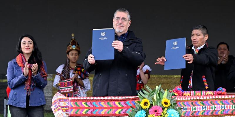El presente instrumento refleja las demandas del pueblo k’iche’ de Santa Lucía Utatlán, las cuales se ejecutarán durante el período de este gobierno y así lograr el desarrollo del pueblo luciano.