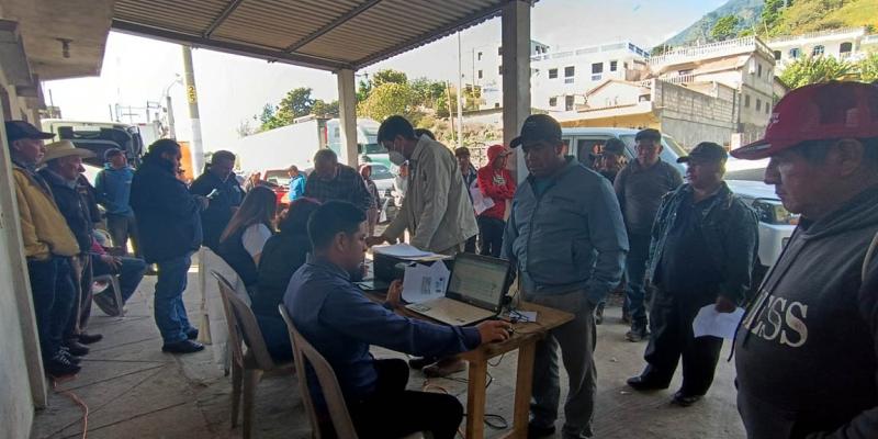 Continúan las entregas del Bono Campesino en Quetzaltenango