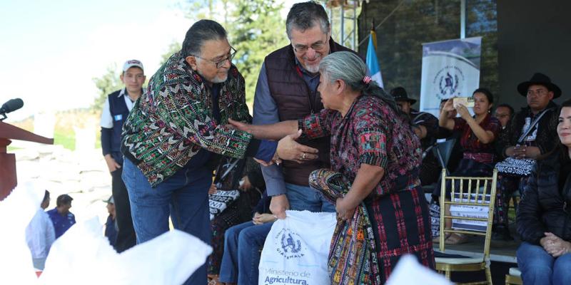 Inicia entrega del Bono Campesino en Sololá