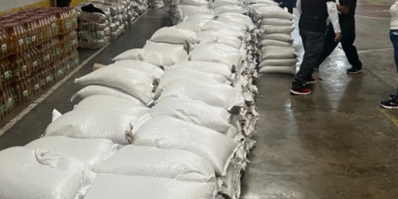 Reciben alimentos básicos para familias vulnerables de Patzicía