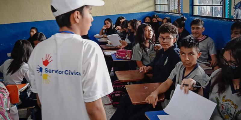 Cada año el Servicio Cívico Social se fortalece con la participación de los jóvenes de 18 a 24 años.