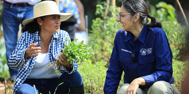 Agricultoras fortalecen producciones y la seguridad alimentaria con huertos comunitarios