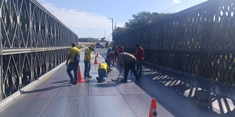 La Zona Vial 8 y la Sección de Puentes de la División de Mantenimiento reforzaron el puente Santiago en el km. 156 de la CA-9 Norte