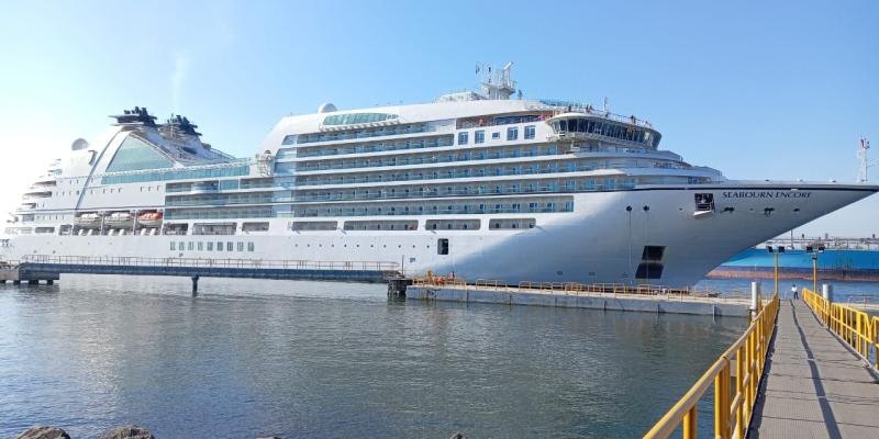 Gran número de visitantes llegan al país por diferentes vías
