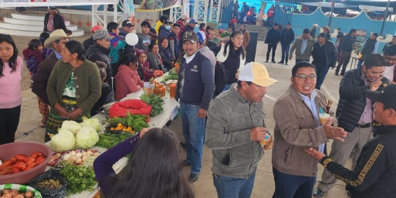 Feria del Agricultor llegó a Concepción Tutuapa, San Marcos