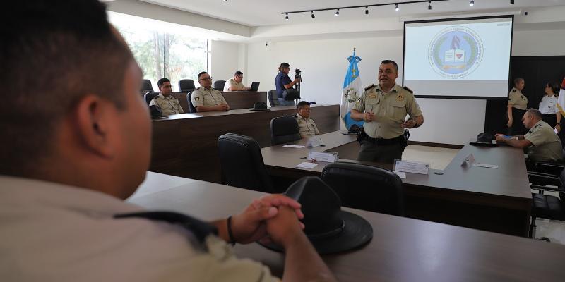 Personal de PROVIAL se capacita en temas de Derechos Humanos con apoyo del MINDEF