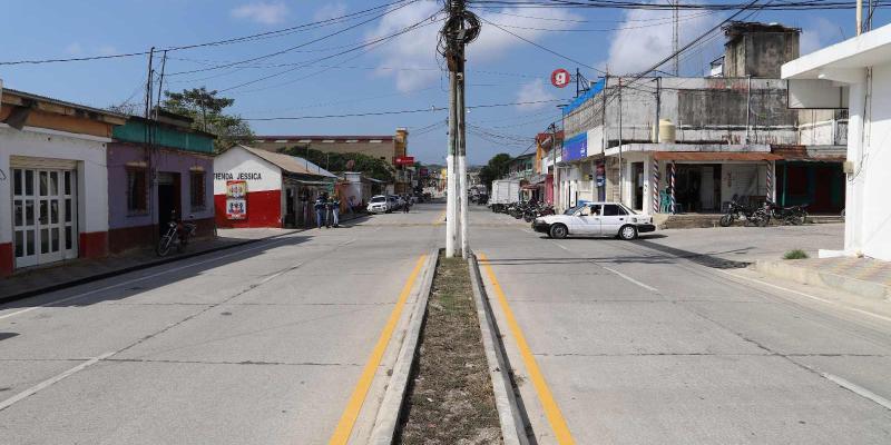 Carreteras asfaltadas en Melchor de Mencos benefician a más de 530 mil personas