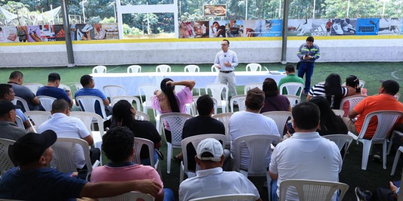 Transportistas de Colomba Costa Cuca reciben formación en plataformas digitales de la DGT