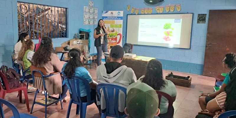 Sansare siembra futuro con huertos escolares