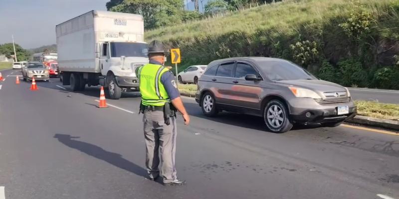 Apoyo de Provial fue clave para restablecer el tránsito tras colisión en la autopista Palín–Escuintla