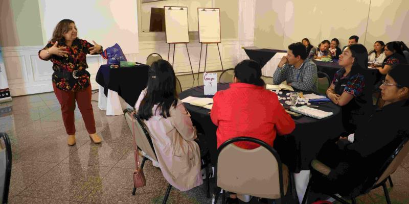 Taller fortalece la enseñanza de matemáticas inclusiva en el PEAC