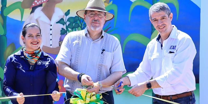 Inauguran moderno centro de investigación agrícola en Suchitepéquez