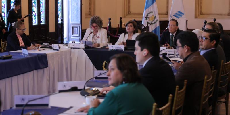 El GABECO trabaja incansablemente para impulsar el crecimiento económico y avanzar hacia una economía humana que respete los recursos naturales. 