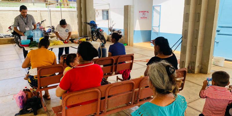 Mujeres son capacitadas para mejorar su alimentación con productos locales