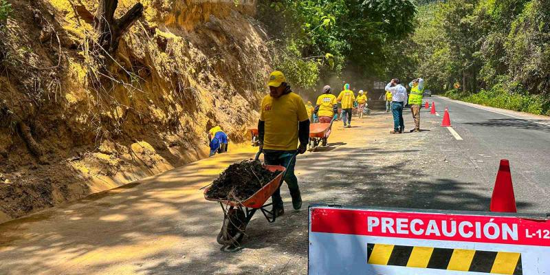 COVIAL retira más de 18,000 metros cúbicos de tierra en rutas afectadas por sismos