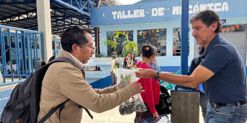 Directores y docentes se capacitan para implementar huertos escolares pedagógicos