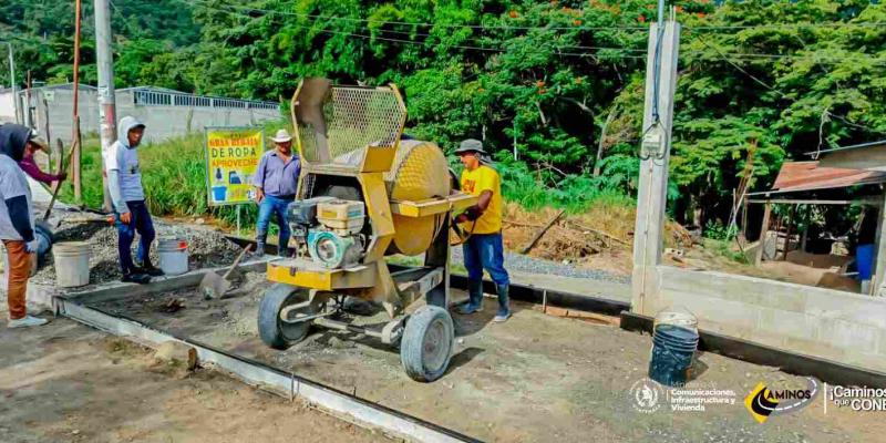 Continúa la pavimentación del km 141 en El Cacao, San Jerónimo, Baja Verapaz