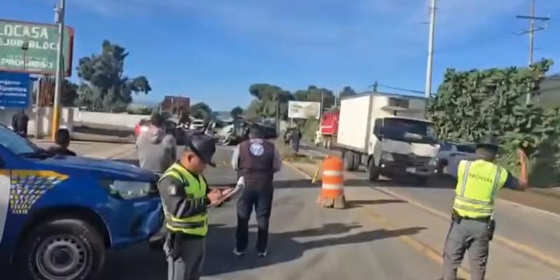 Provial mantiene su labor de servicio y atiende colisión múltiple en la ruta Interamericana