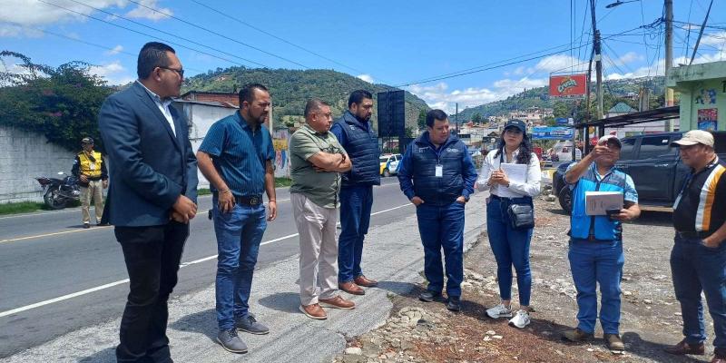 DGT participa en mesa técnica para mejorar la movilidad y regular el transporte extraurbano en San Cristóbal Totonicapán