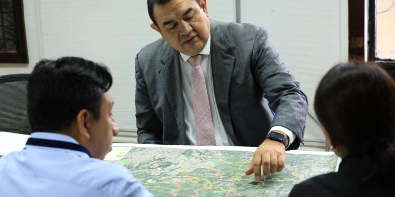 Sectores buscan minimizar impacto de tránsito durante construccion de paso a desnivel en Mixco