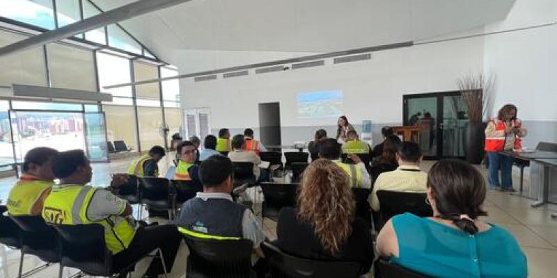 Seguridad que conecta al mundo: La Aurora une a su comunidad aeronáutica en pro de vuelos más confiables