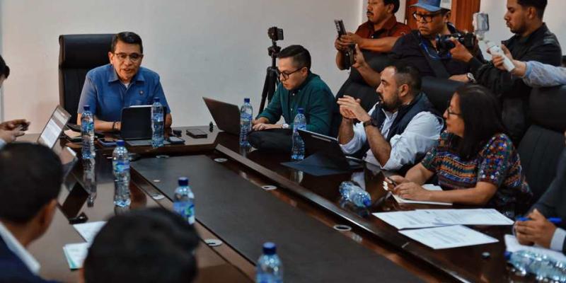 CIV coordina acciones con autoridades locales para fortalecer la red vial en Chimaltenango