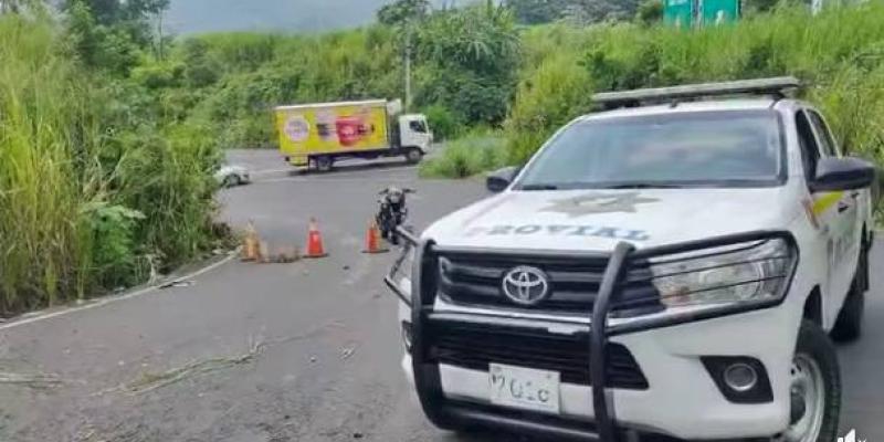 Provial atiende vuelco de camión en la CA-9 Sur y refuerza acciones del #PlanConecta en rutas nacionales
