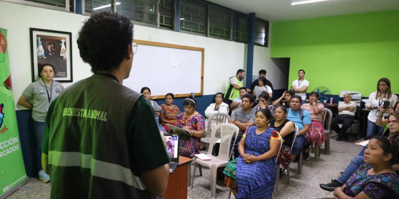 Comerciantes capacitados en manejo responsable de animales