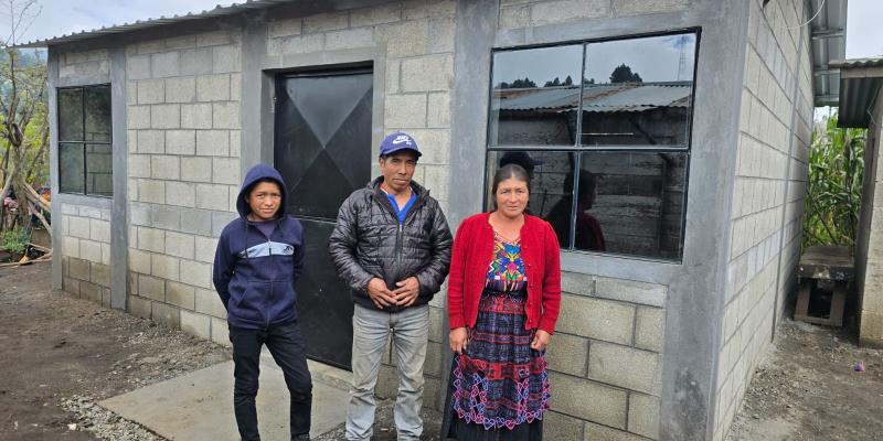  Familias de Totonicapán reciben nuevas viviendas dignas entregadas por Fopavi