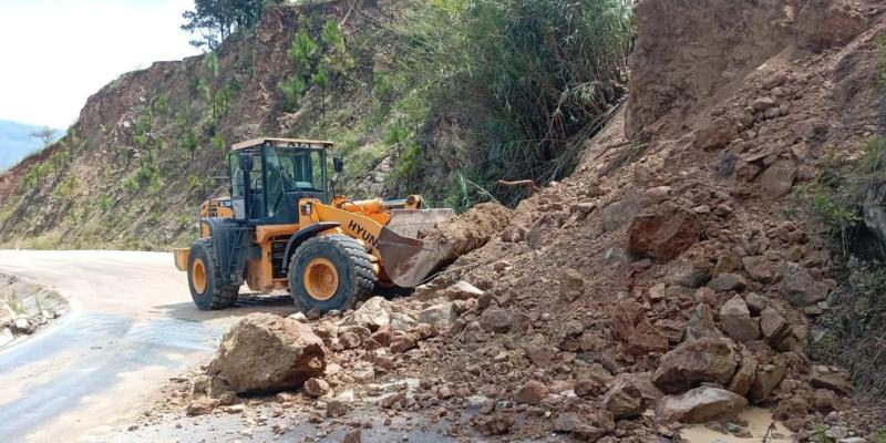 Caminos y Covial responden a emergencias por lluvias en 11 departamentos 