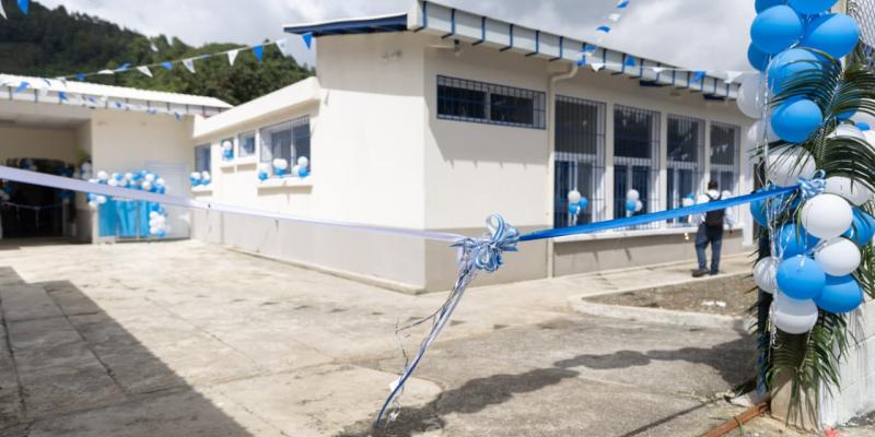 CIV entrega CAP remozado en Senahú: más de 90 mil personas beneficiadas