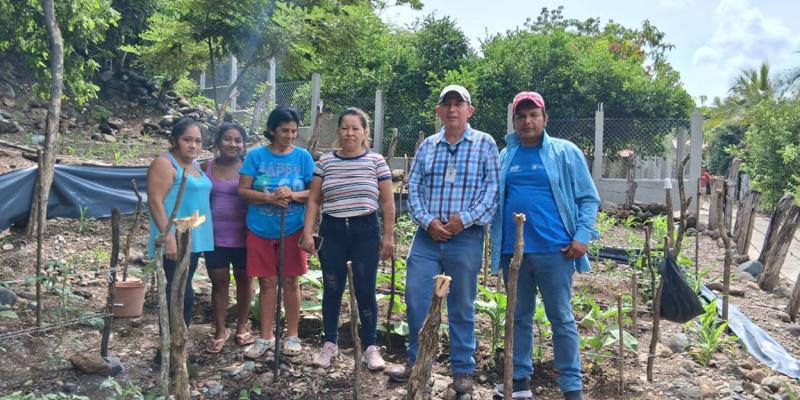 Asistencia técnica optimizan huertos escolares en Zacapa