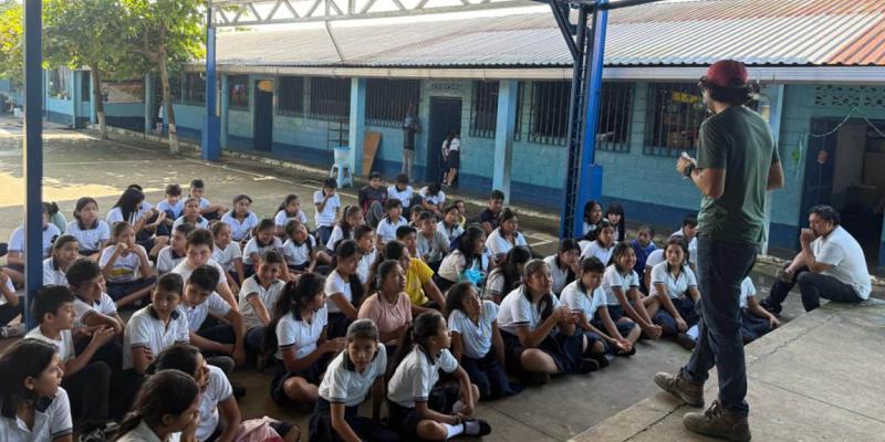 Brindan asistencia técnica para implementación y seguimiento de huertos escolares