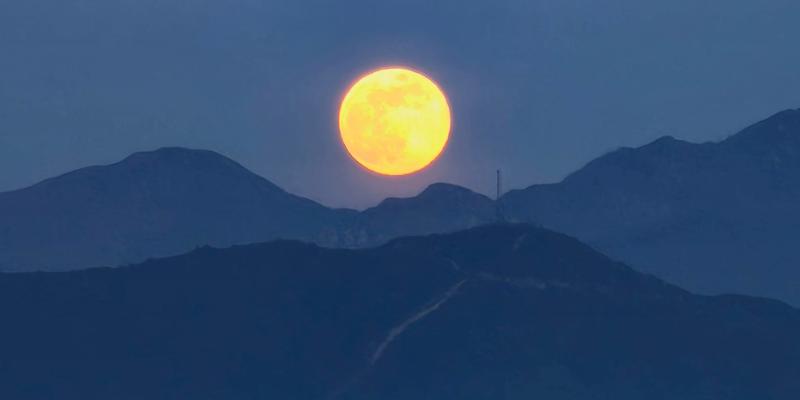 SUPER LUNA