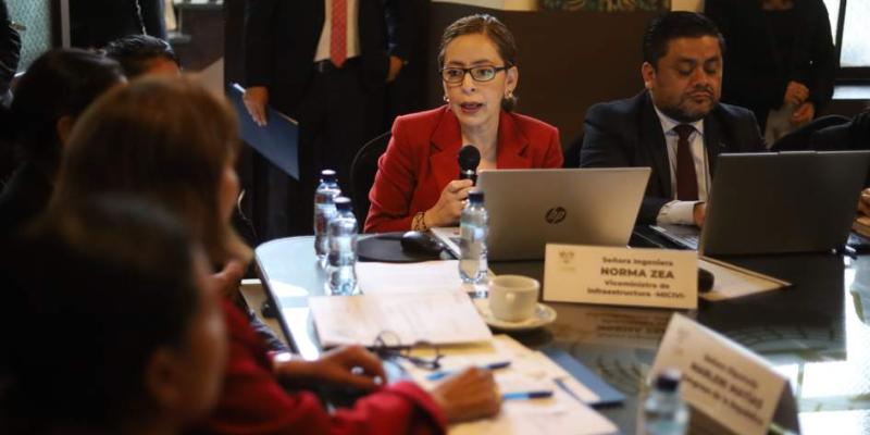 Viceministra de Comunicaciones participa en citación legislativa para evaluar mejoras a la RN 5