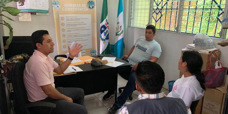 Fortalecen capacidades en Seguridad Alimentaria durante reunión de Mesa Técnica en El Asintal