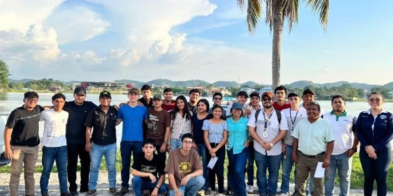 INSIVUMEH fortalece la formación de futuros ingenieros agrónomos en monitoreo hidrometeorológico y ambiental en Petén
