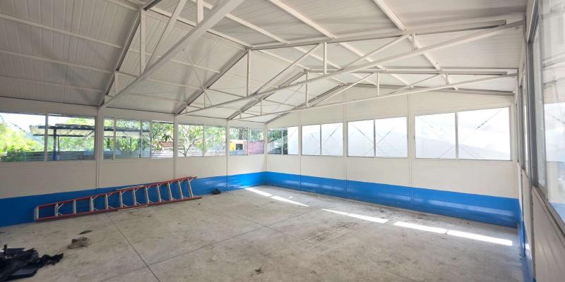 Mantenimiento e instalación de modulares en escuela de Villa Nueva