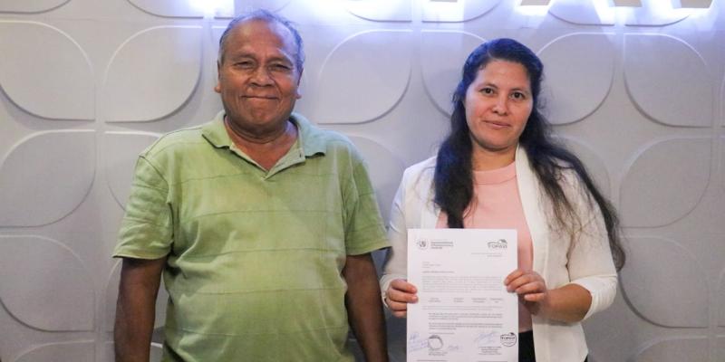 Fopavi entrega certificaciones a 101 beneficiarios en la aldea Sibana, El Asintal, Retalhuleu
