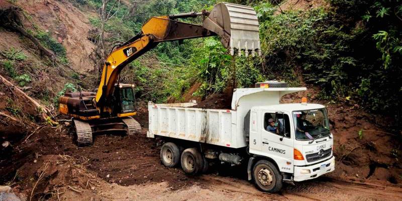 Caminos retira más de 1,200 toneladas de tierra y escombros en Palín