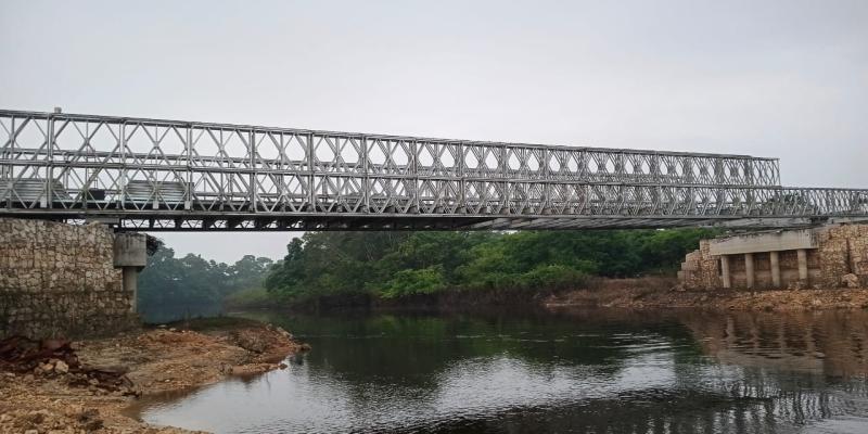 CIV atiende demanda comunitaria: listo el puente sobre el arroyo Petexbatún, tras años de espera