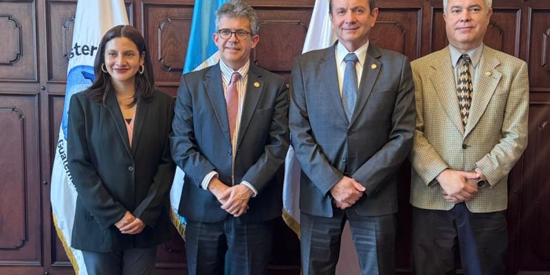 SIT representa a Guatemala en foro global sobre conectividad digital