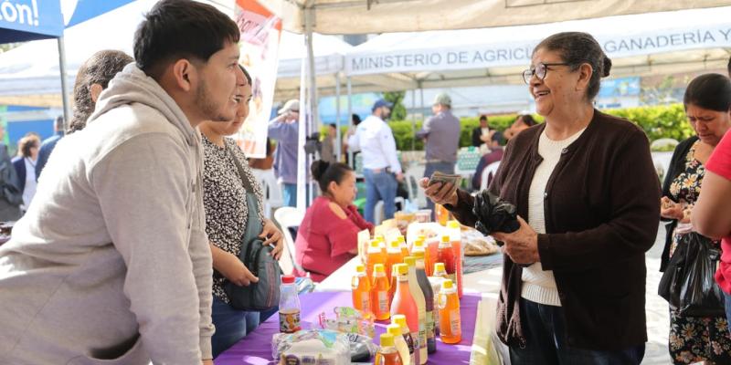 La Feria del Agricultor regresa a Bárcena, Villa Nueva