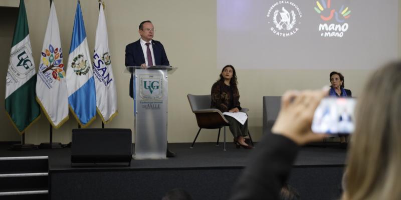 Terminaremos el año con once municipios libres de pisos de tierra y ya tenemos planificados más de 30 municipios para 2026.