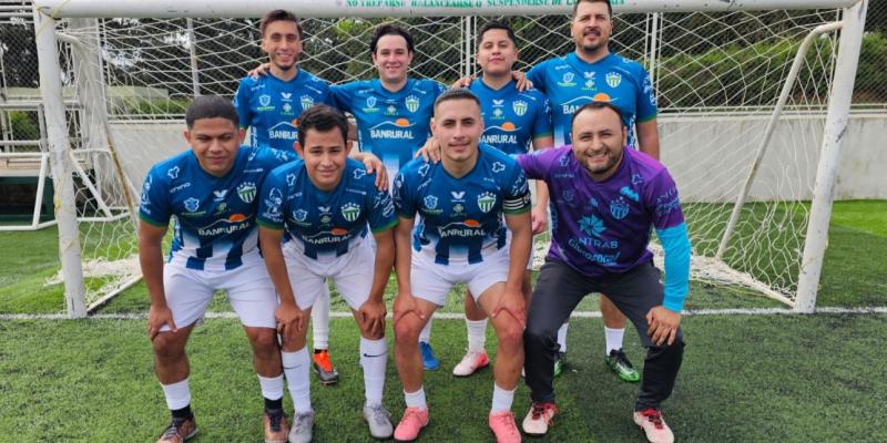 El equipo ganador del Torneo de Fútbol 7. 