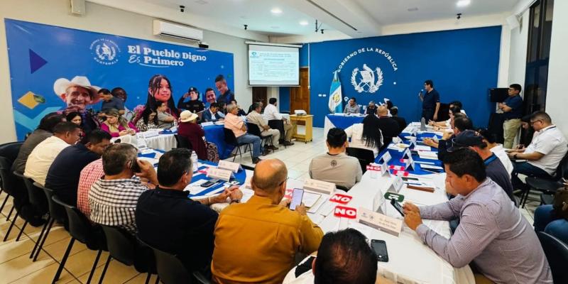 Trazan ruta para el desarrollo de productores en primera reunión de CODEDE