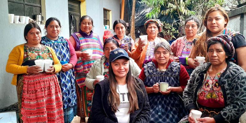 Mujeres capacitadas en empoderamiento y bienestar del hogar