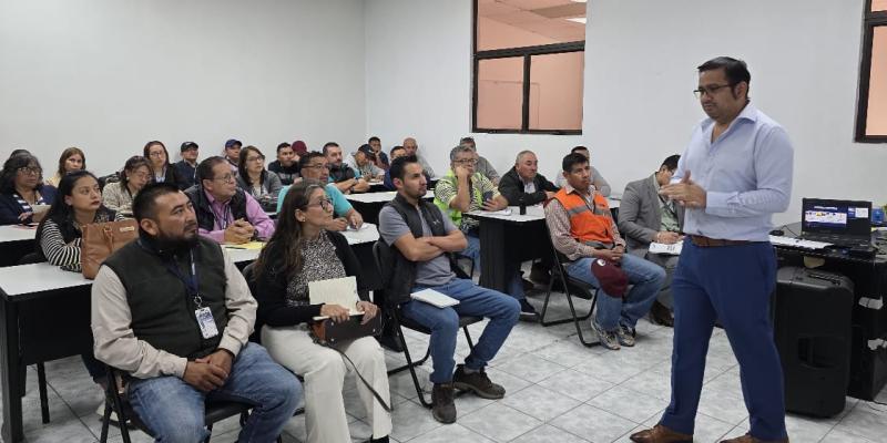 Durante la actividad, se explicaron los principales derechos y prestaciones que dicha ley reconoce a los servidores públicos y a sus beneficiarios, entre los que destacan la pensión por jubilación, pensión por invalidez, pensión por orfandad y otras prestaciones económicas, de conformidad con lo establecido en el Decreto 63-88 y su reglamento.