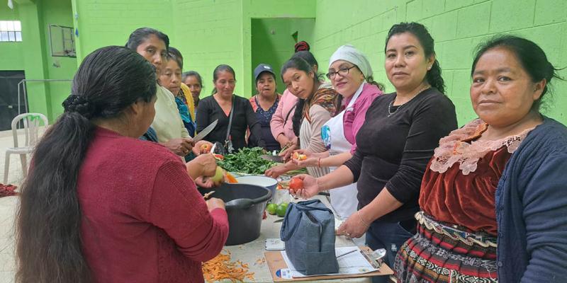 Capacitan a promotoras de San Marcos en el uso nutricional de recursos nativos